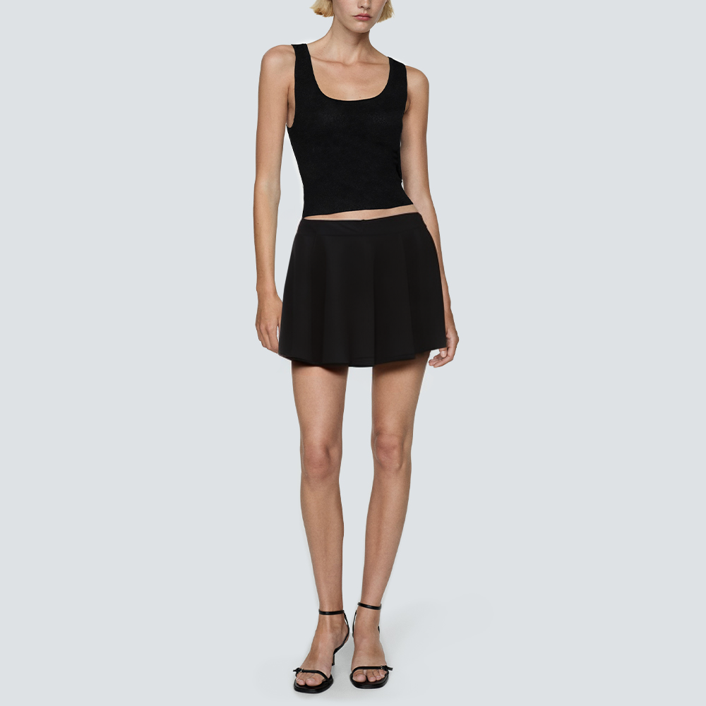 Simple black pleated hem women's short skirt