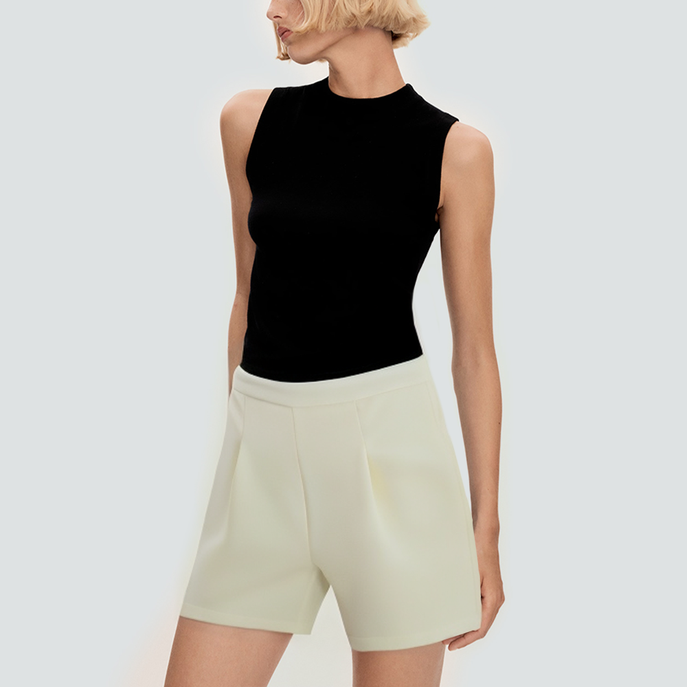 Beige zip fly pleated women's shorts