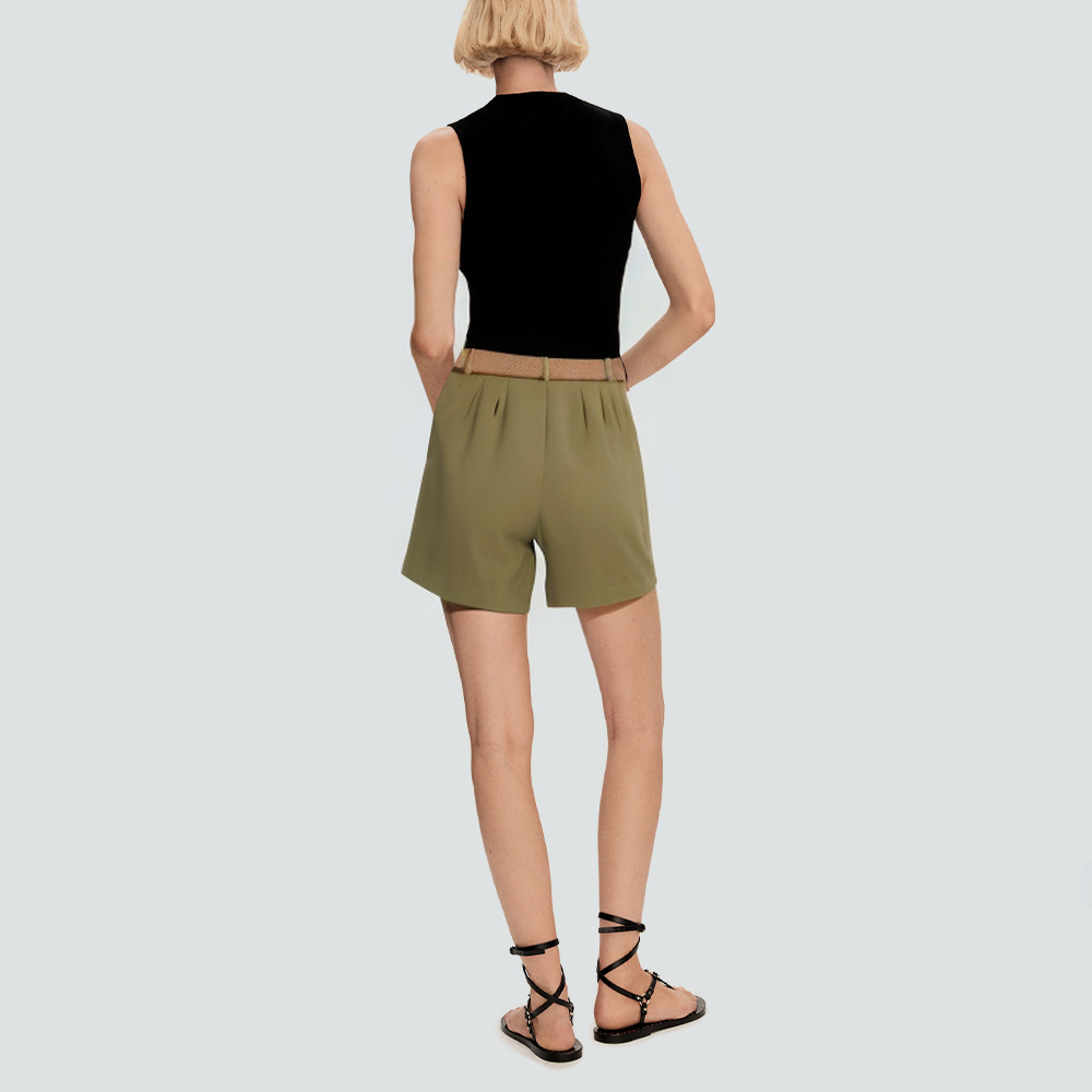 Green pleated casual women's shorts